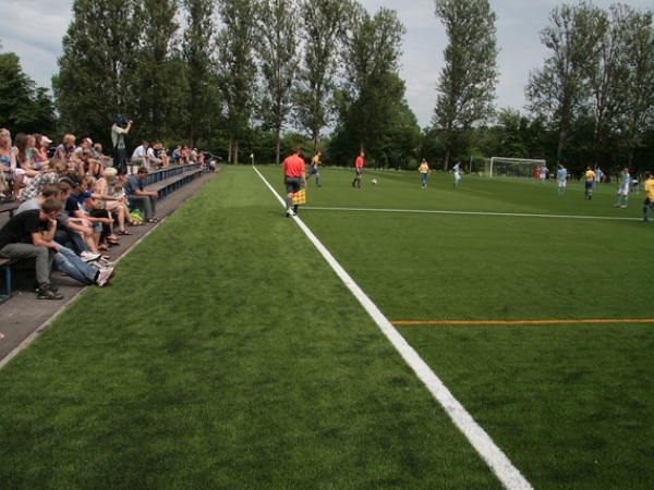Kauguru vidusskolas stadions photo